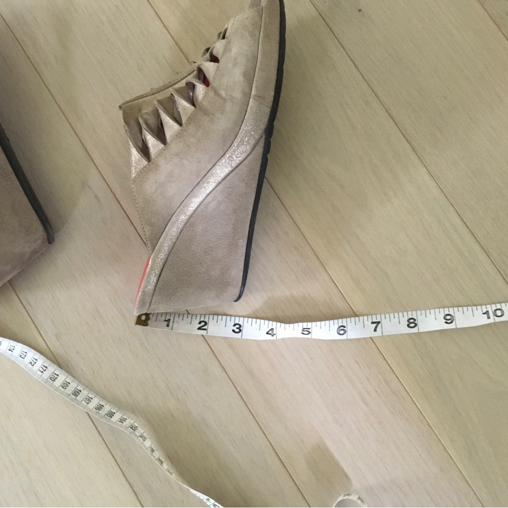 Pas de Rouge Suede Wedge - Picture 9 of 9